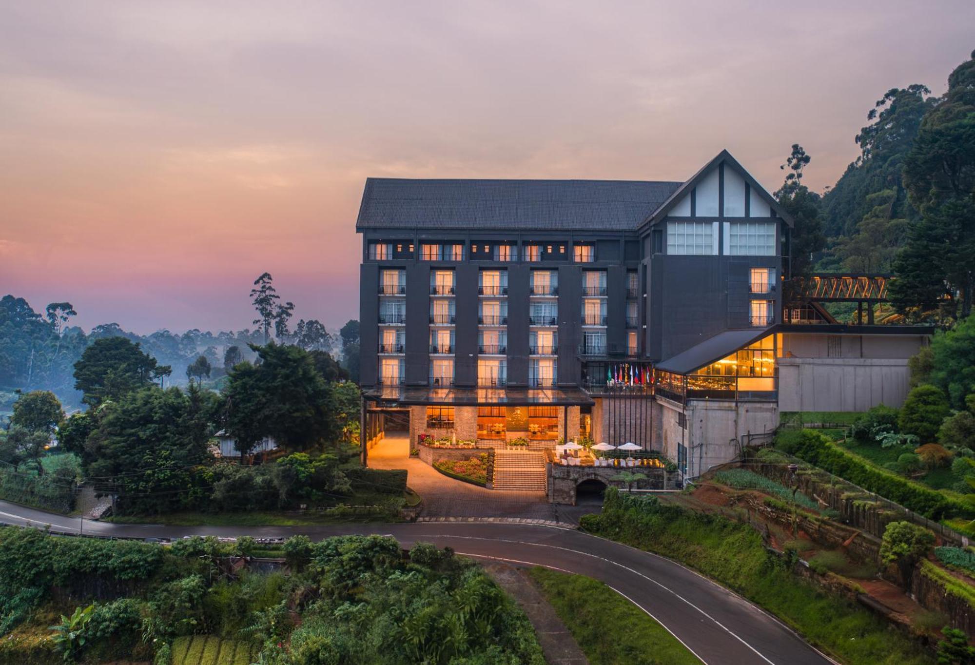 The Golden Ridge Hotel 努沃勒埃利耶 外观 照片